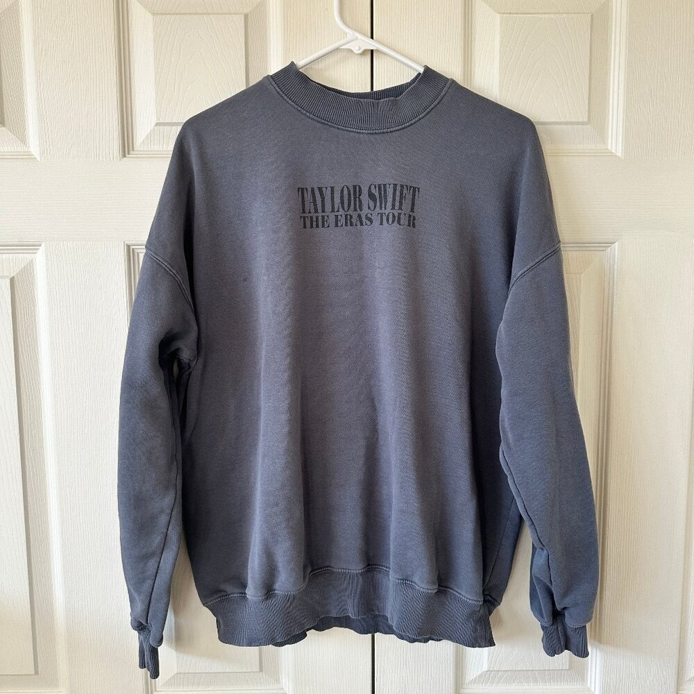 Taylor Swift Eras Tour 2023 Official Crewneck Sweatshirt XS